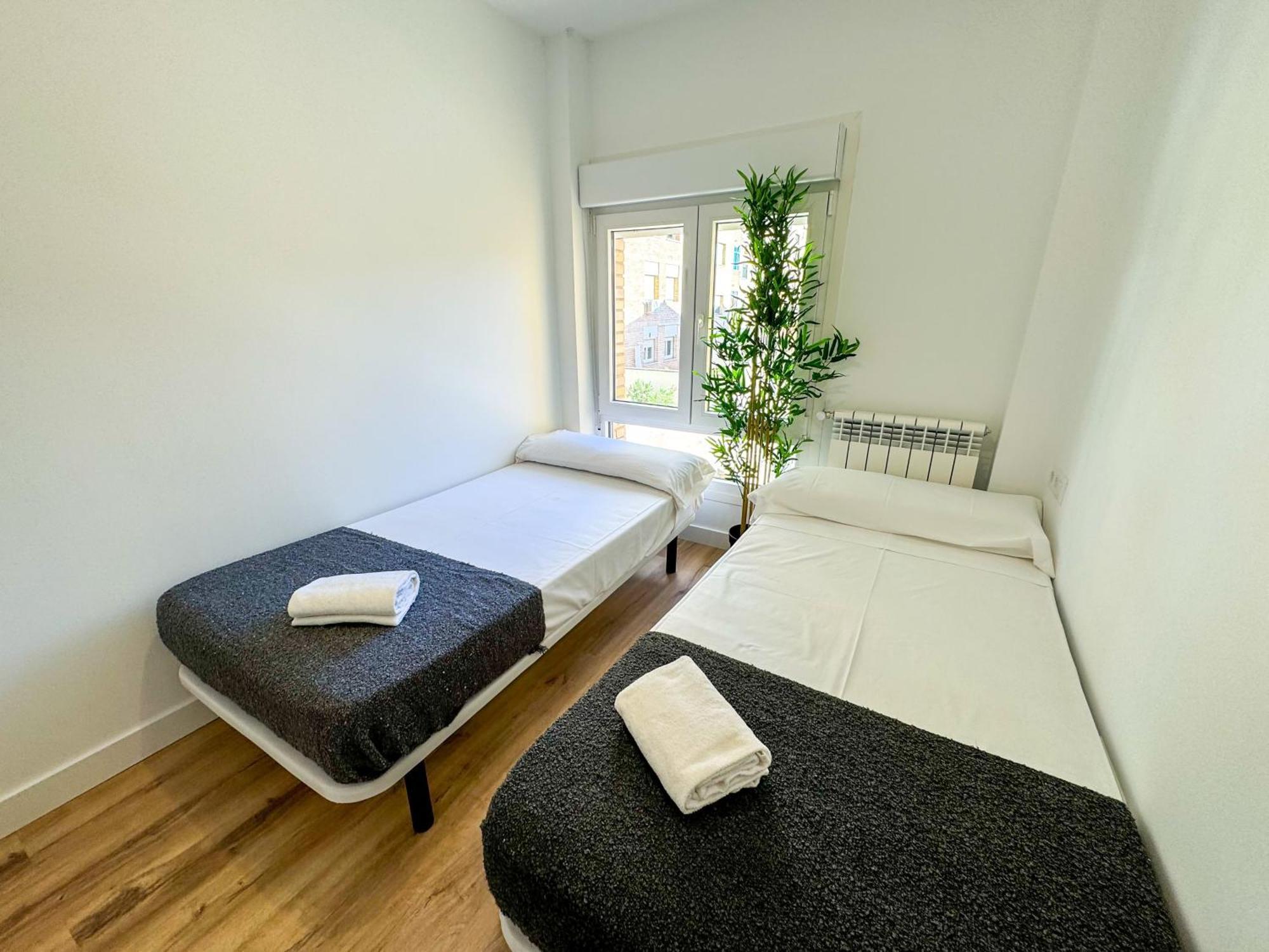 El Mastin Del Pirineo Turistea Apartment Huesca Bagian luar foto